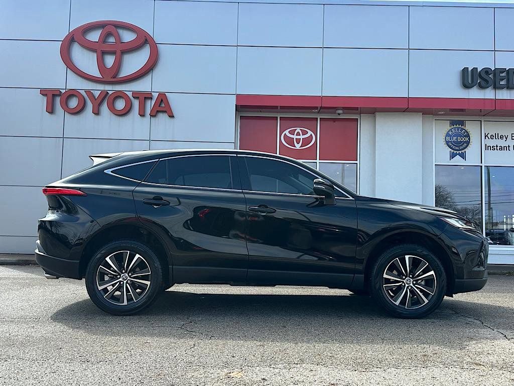 Certified 2024 Toyota Venza LE image 6