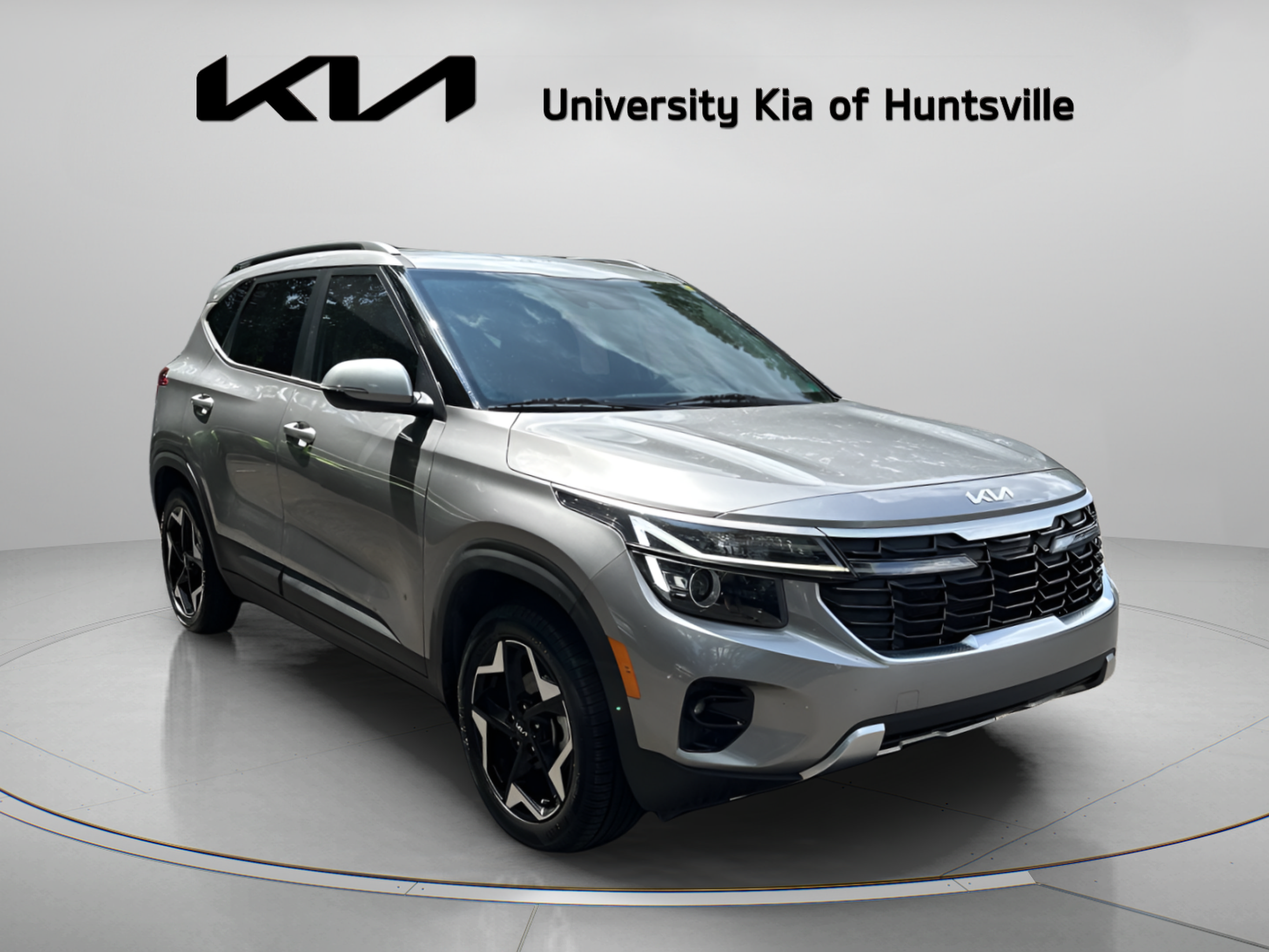 Used 2025 Kia Seltos S FWD image 2