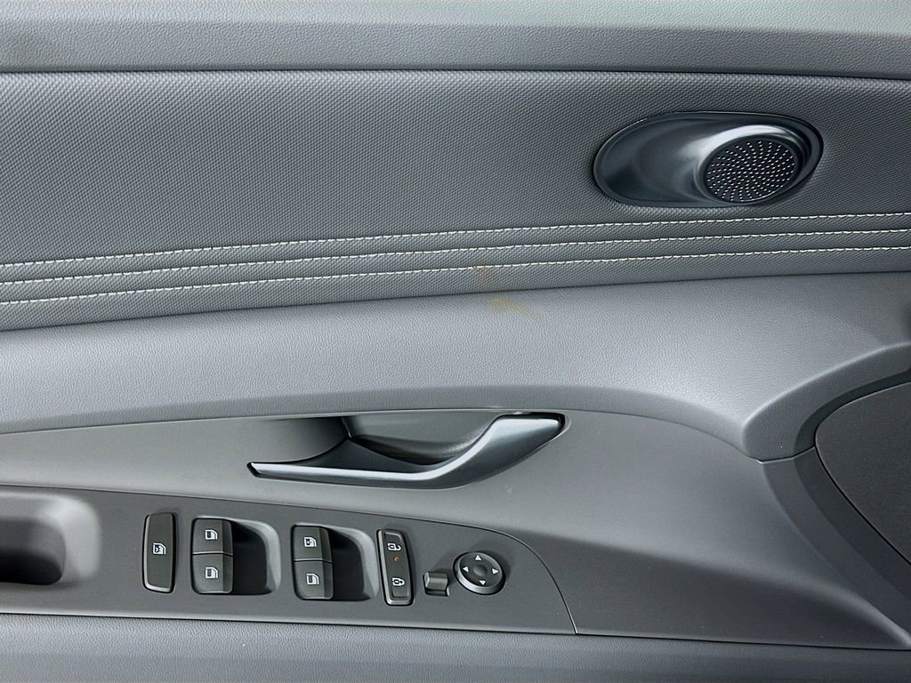 New 2026 Hyundai Elantra Sport image 18