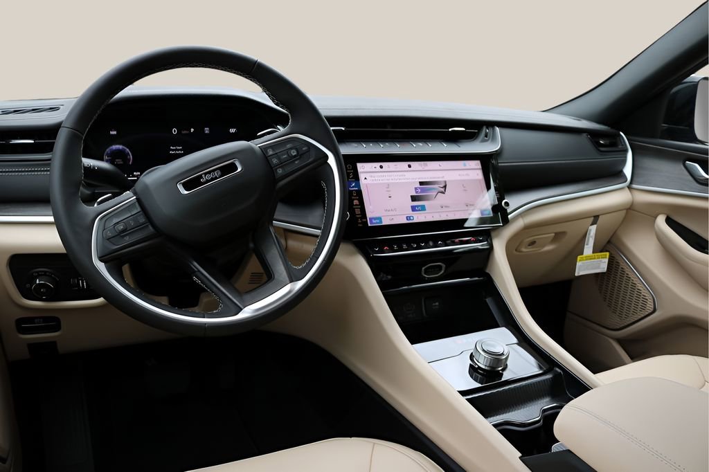 New 2026 Jeep Grand Cherokee Limited RWD image 13