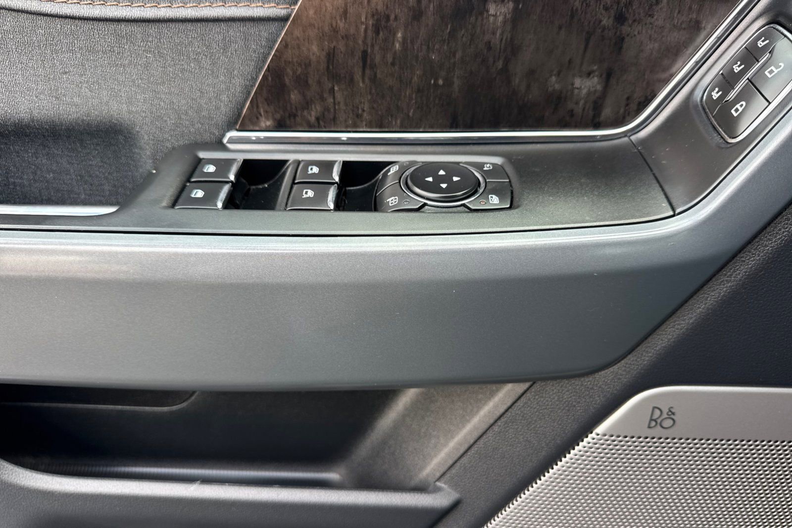 Used 2023 Ford F150 Lightning Lariat w/ Equipment Group 511A High image 11