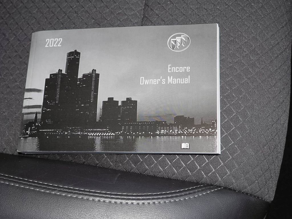 Used 2022 Buick Encore Preferred w/ Safety Package image 37