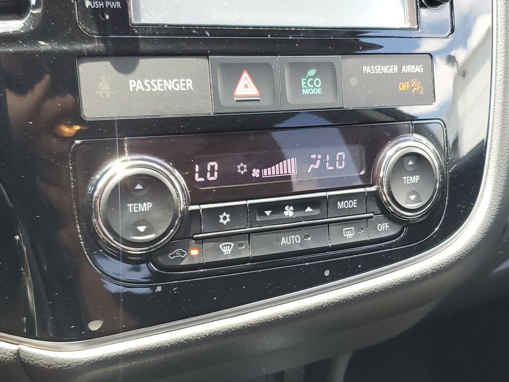 Used 2018 Mitsubishi Outlander ES AWD/4WD image 27