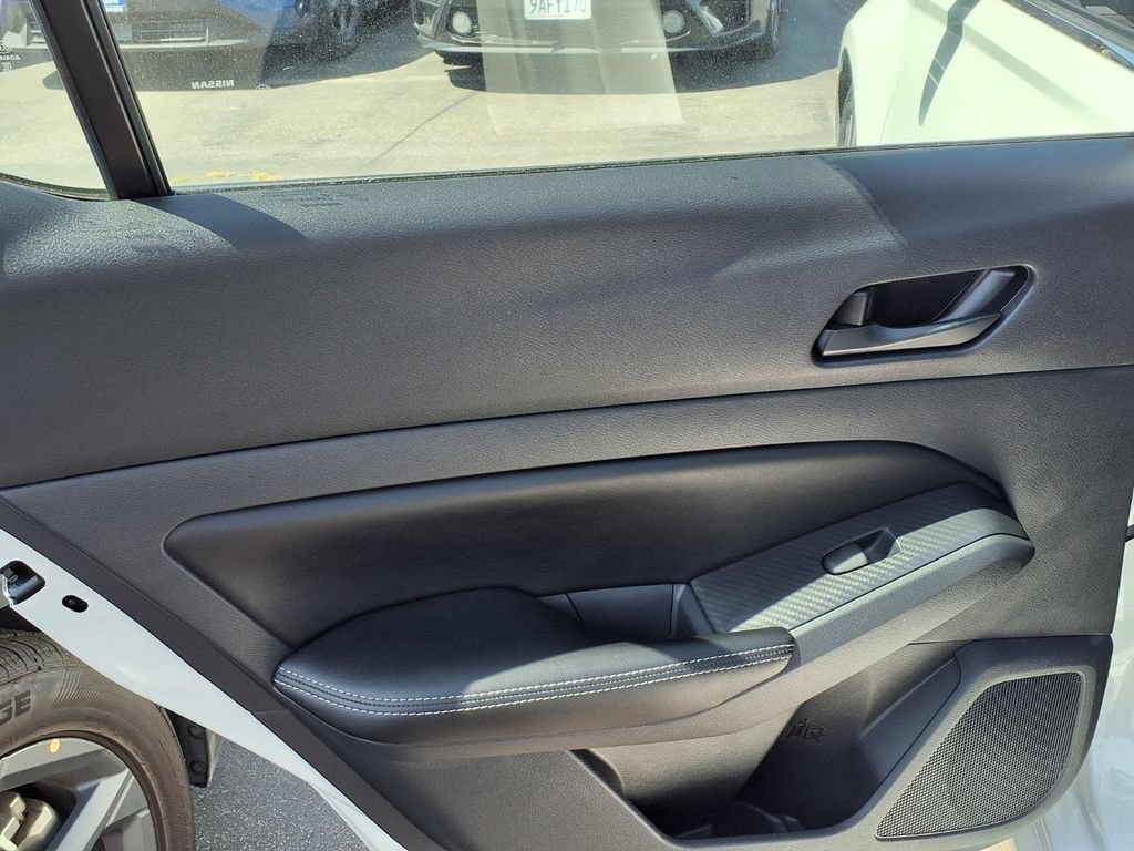 Used 2025 Nissan Altima 2.5 SV FWD image 9