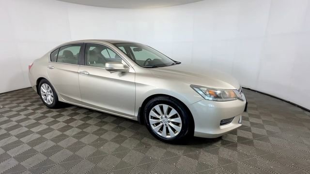 Used 2015 Honda Accord EX image 2
