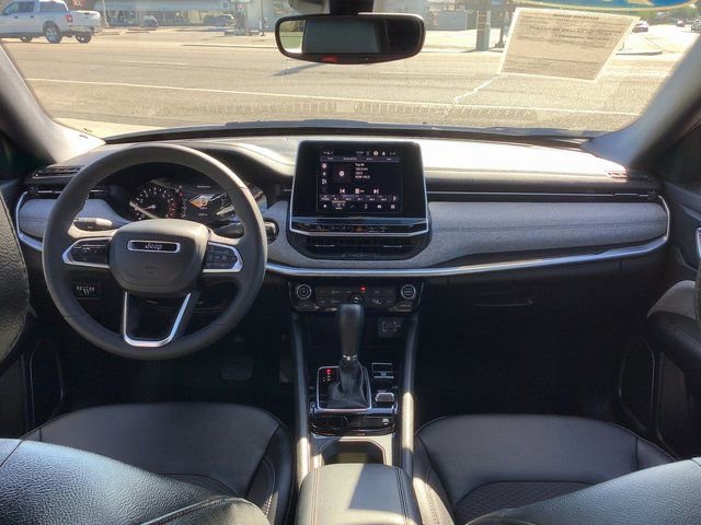 Used 2025 Jeep Compass Latitude w/ Convenience Group image 6