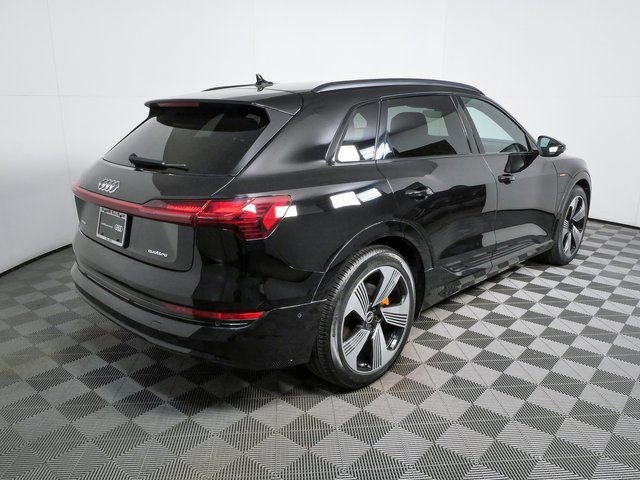 Certified 2022 Audi e-tron Premium Plus w/ Premium Plus Package image 3