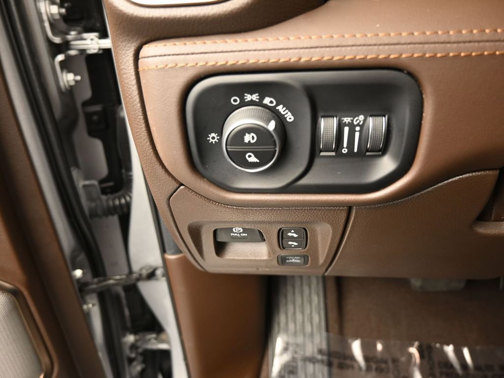 Used 2025 RAM 1500 Limited image 34
