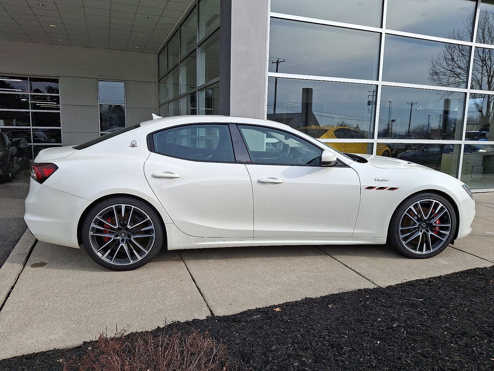 Used 2021 Maserati Ghibli Trofeo RWD image 7