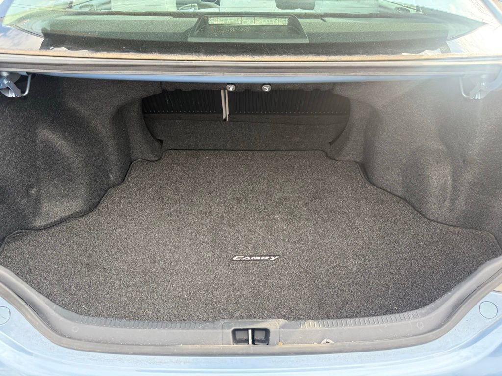 Used 2012 Toyota Camry LE image 32
