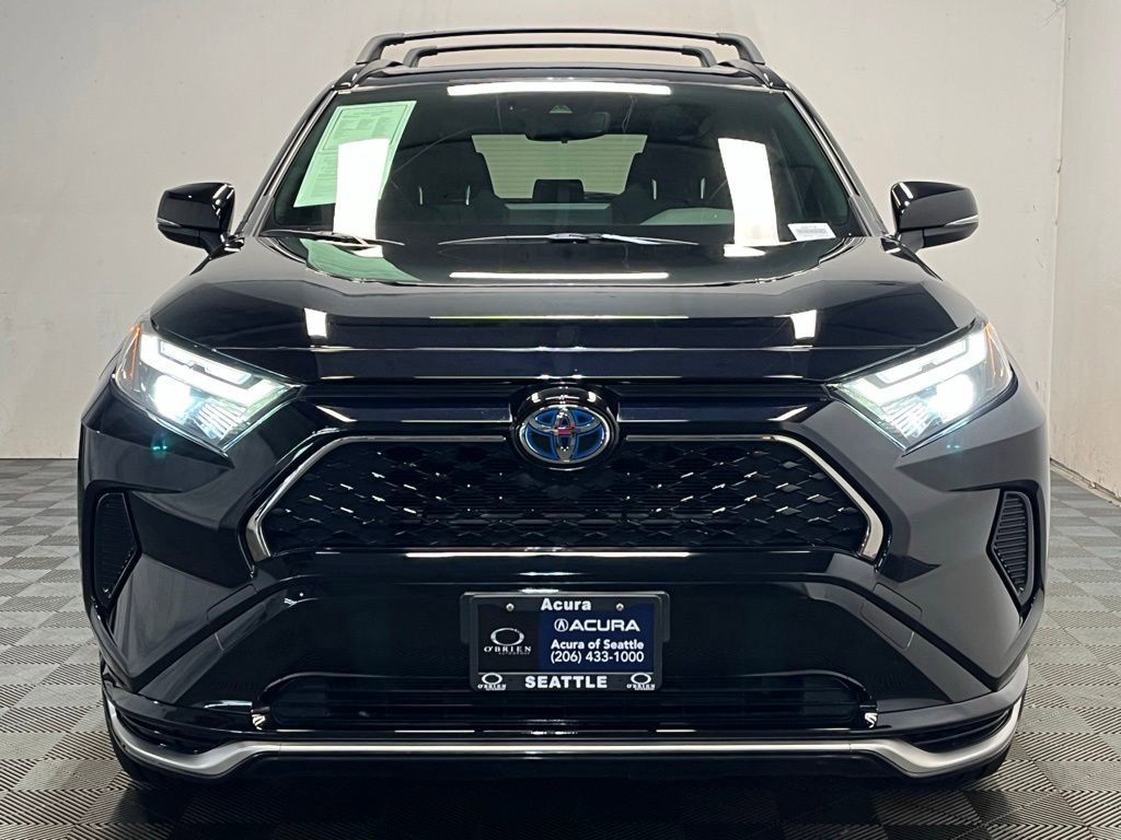Used 2022 Toyota RAV4 SE w/ Weather & Moonroof Package AWD/4WD image 2