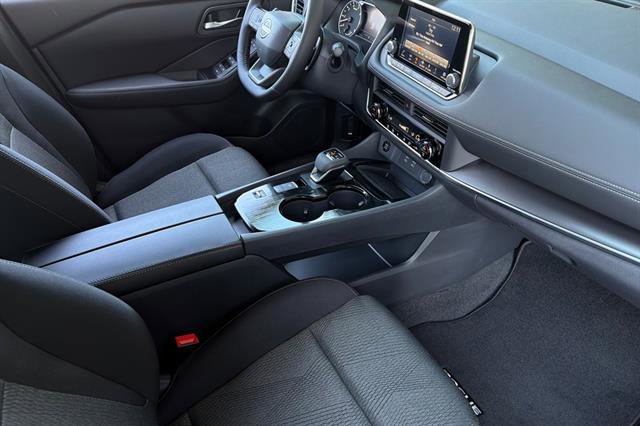 New 2026 Nissan Rogue SV FWD image 18
