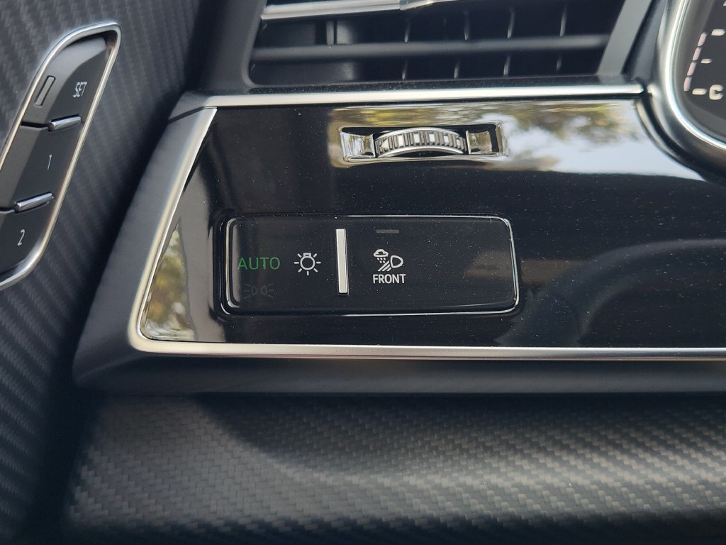 New 2026 Audi SQ7 Prestige AWD/4WD image 23