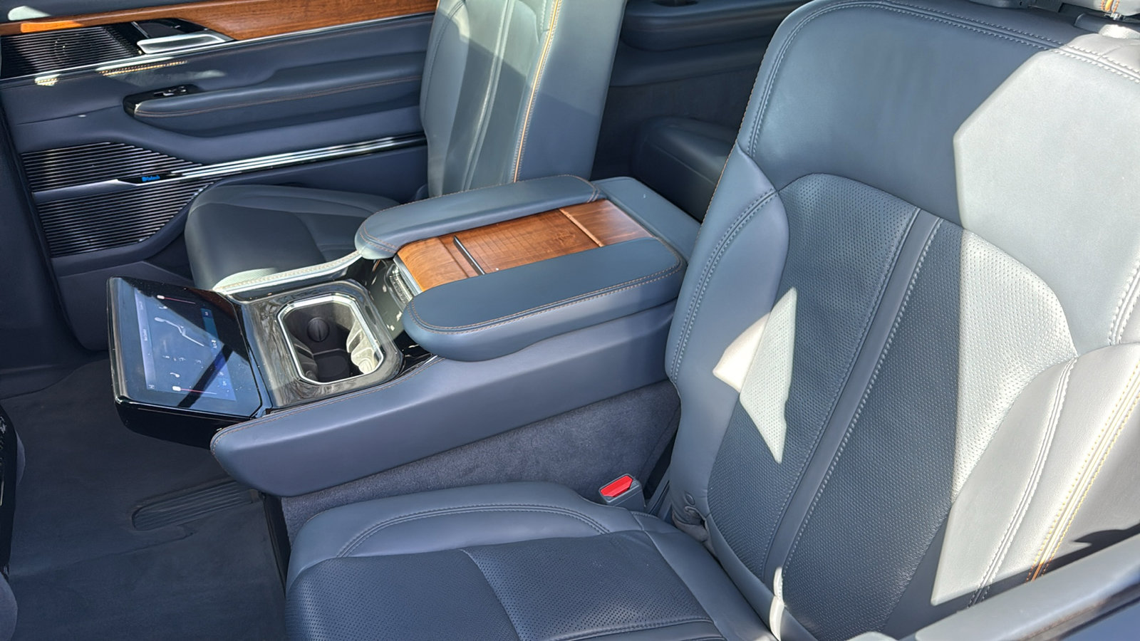 Used 2022 Jeep Grand Wagoneer Series II image 29