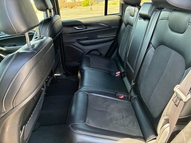Used 2024 Jeep Grand Cherokee Altitude AWD/4WD image 16