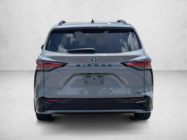 Used 2024 Toyota Sienna XSE FWD image 6