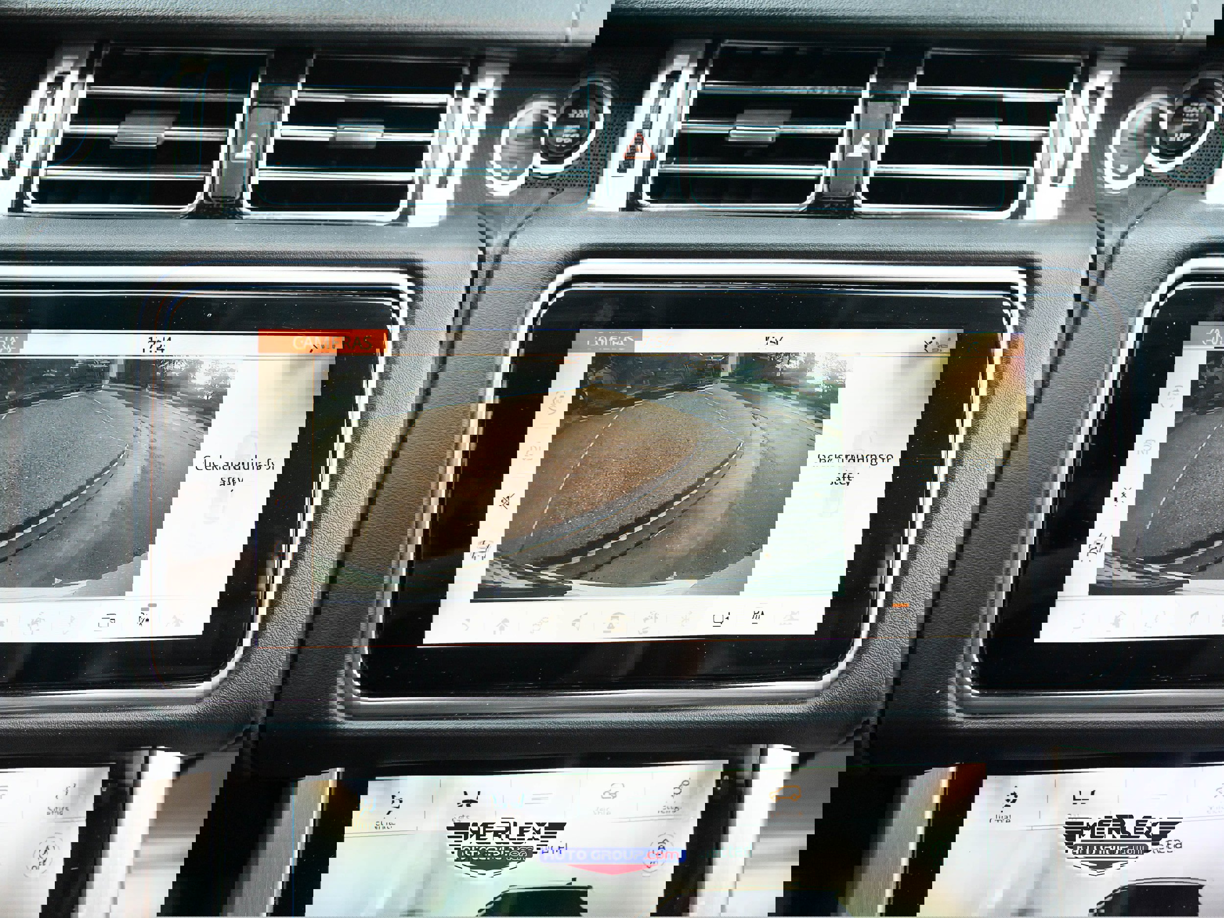 Used 2018 Land Rover Range Rover Long Wheelbase Supercharged image 32