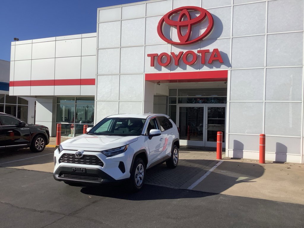 New 2025 Toyota RAV4 LE image 3