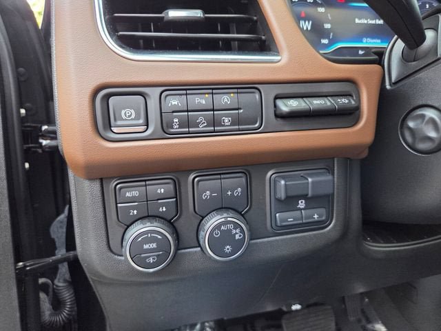 Used 2024 Chevrolet Tahoe High Country AWD/4WD image 11