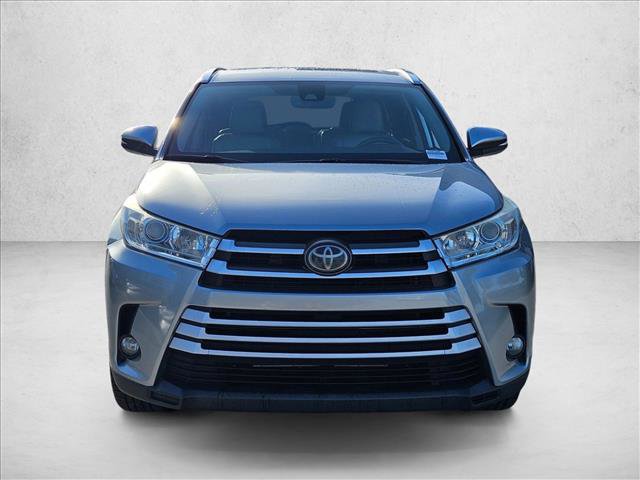 Used 2018 Toyota Highlander XLE FWD image 2