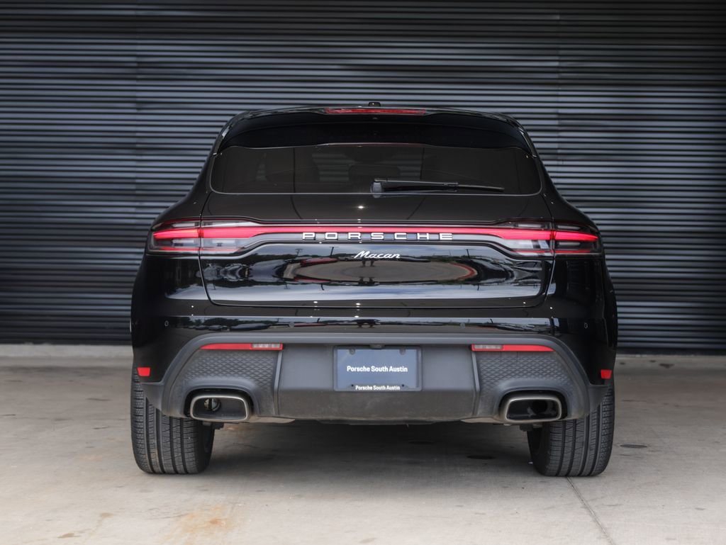 Certified 2025 Porsche Macan image 6