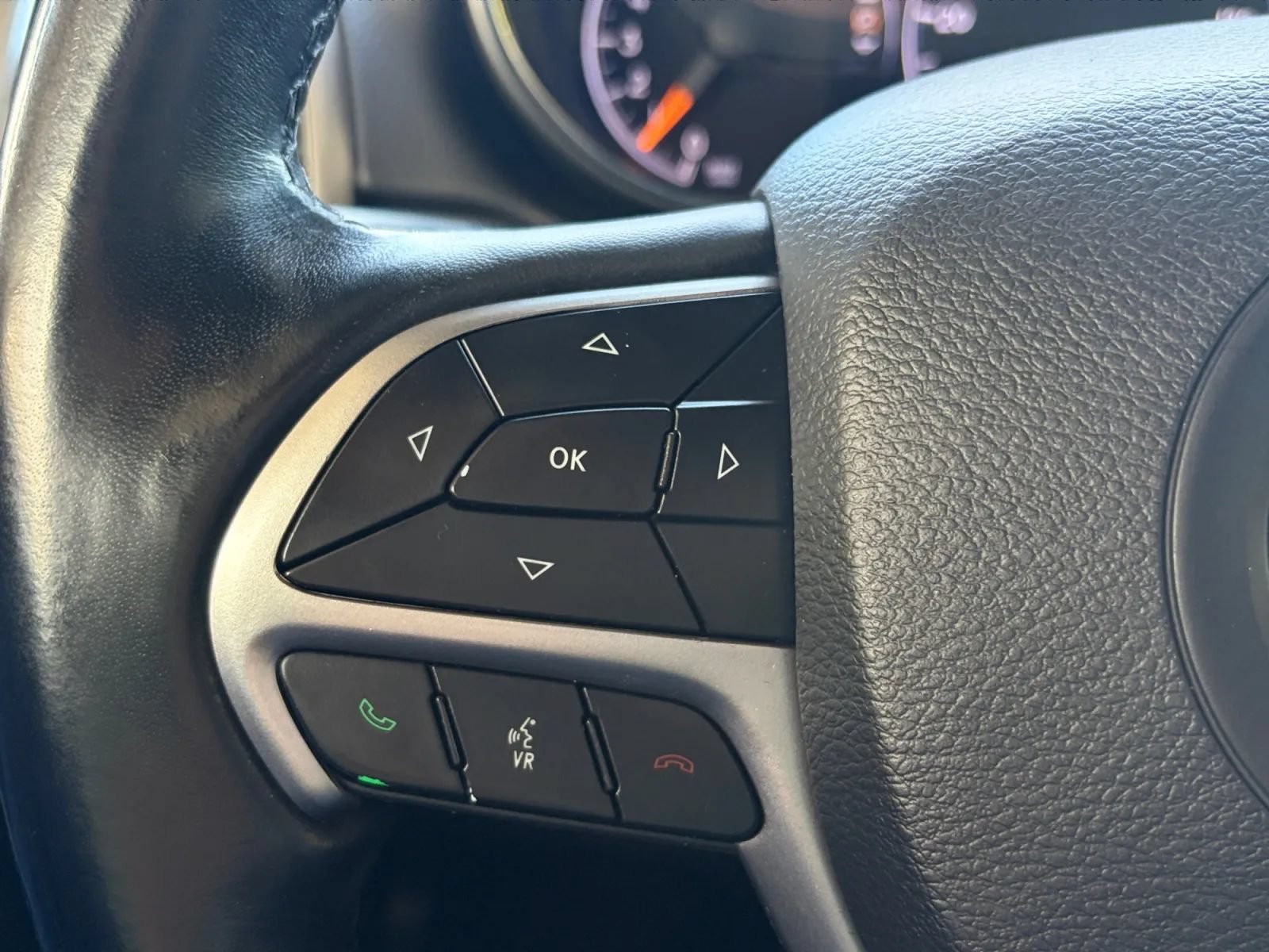 Used 2019 Jeep Grand Cherokee Limited AWD/4WD image 29