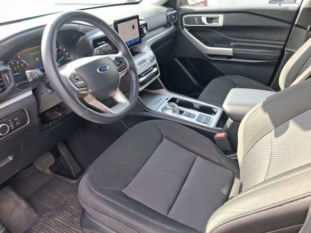 Used 2024 Ford Explorer XLT image 11
