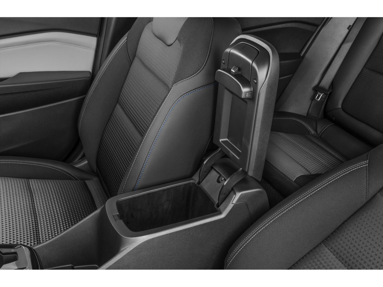 Used 2025 Chevrolet Trax LT FWD image 14