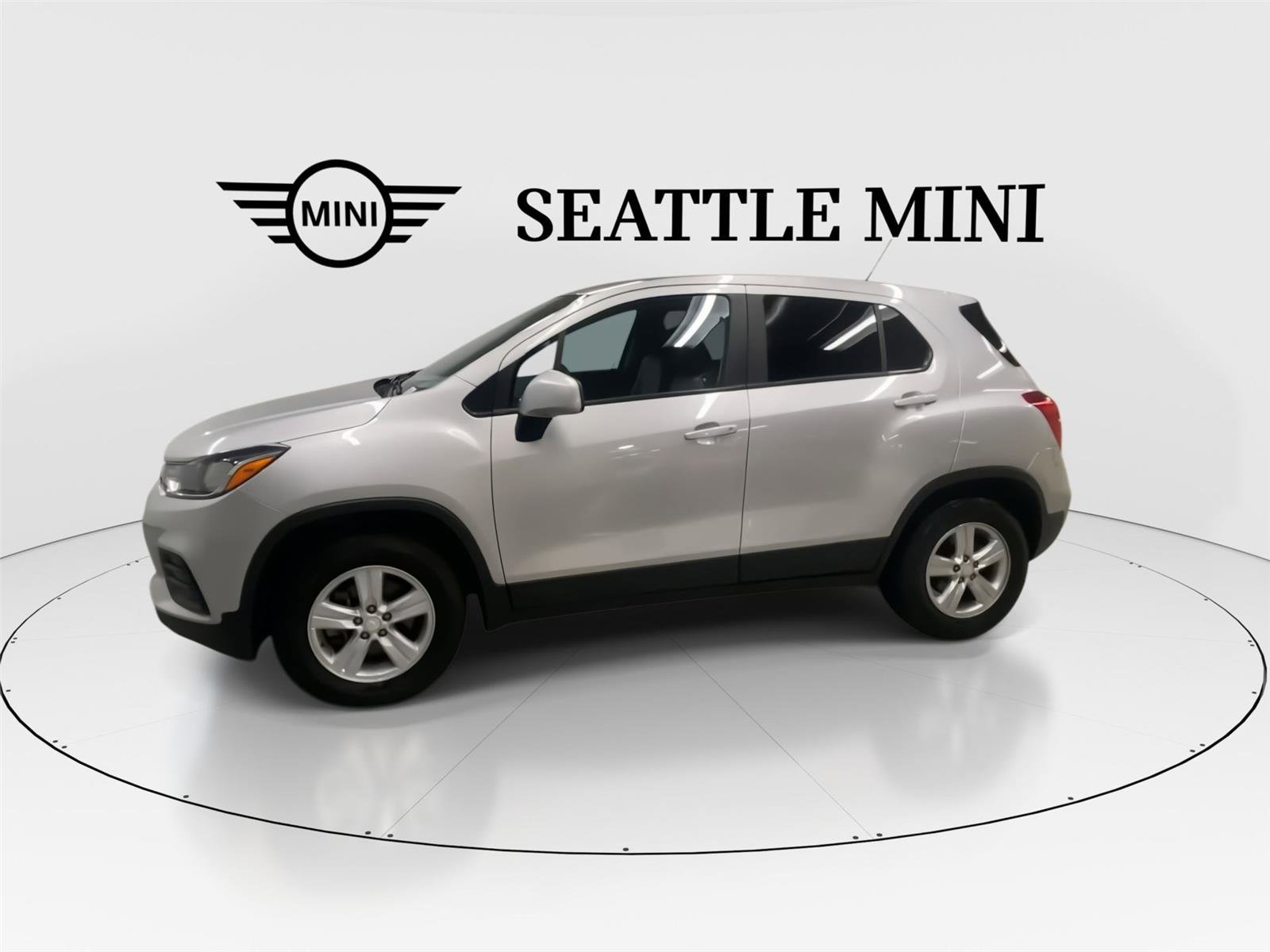 Used 2019 Chevrolet Trax LS w/ Tint and Cruise Package AWD/4WD image 6