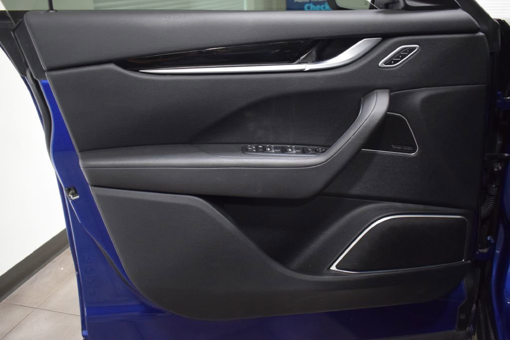 Used 2021 Maserati Levante image 7