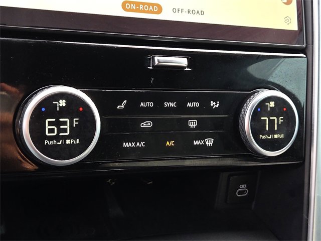 Used 2021 Land Rover Discovery HSE R-Dynamic image 24