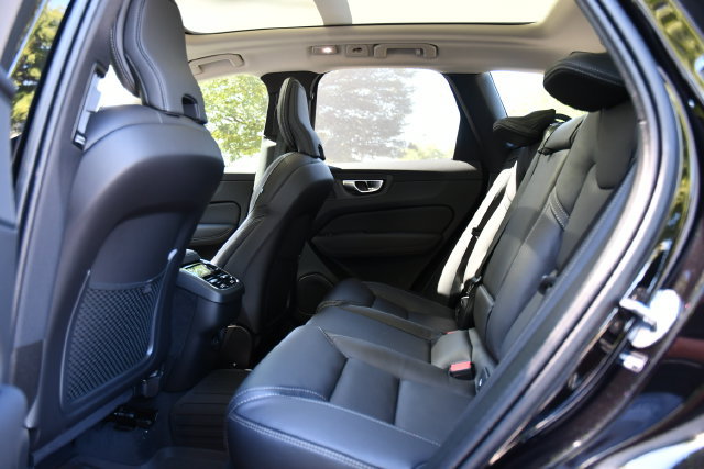 New 2027 Volvo XC60 B5 Ultra AWD/4WD image 17