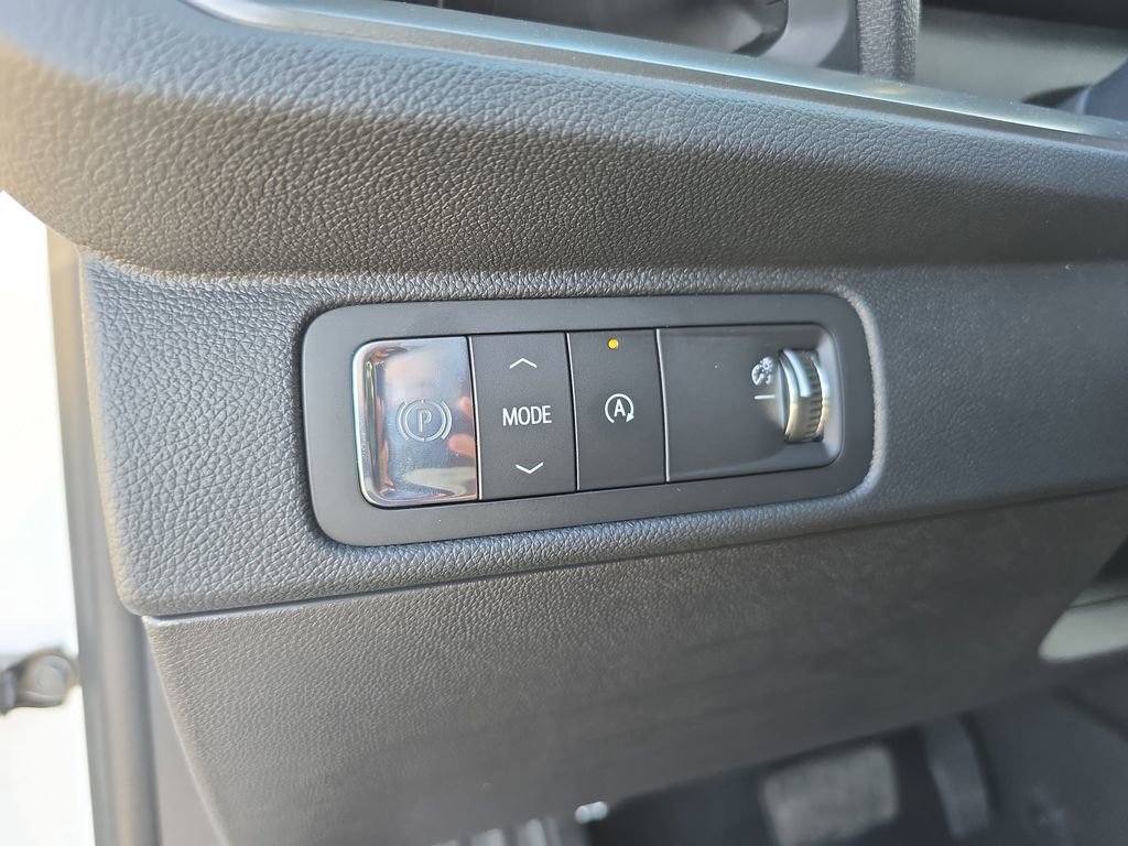 New 2026 Chevrolet Traverse LT w/ Driver Confidence Package FWD image 27