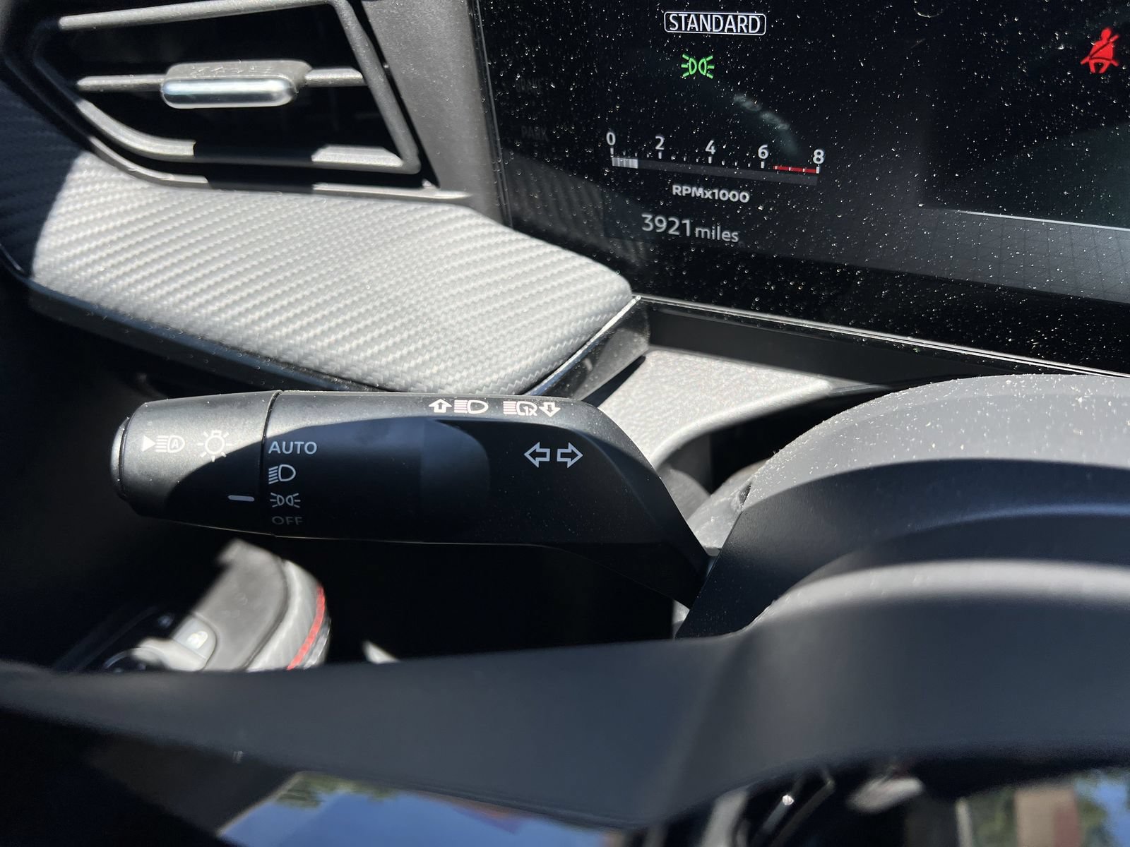 Certified 2025 Nissan Kicks SR AWD/4WD image 9