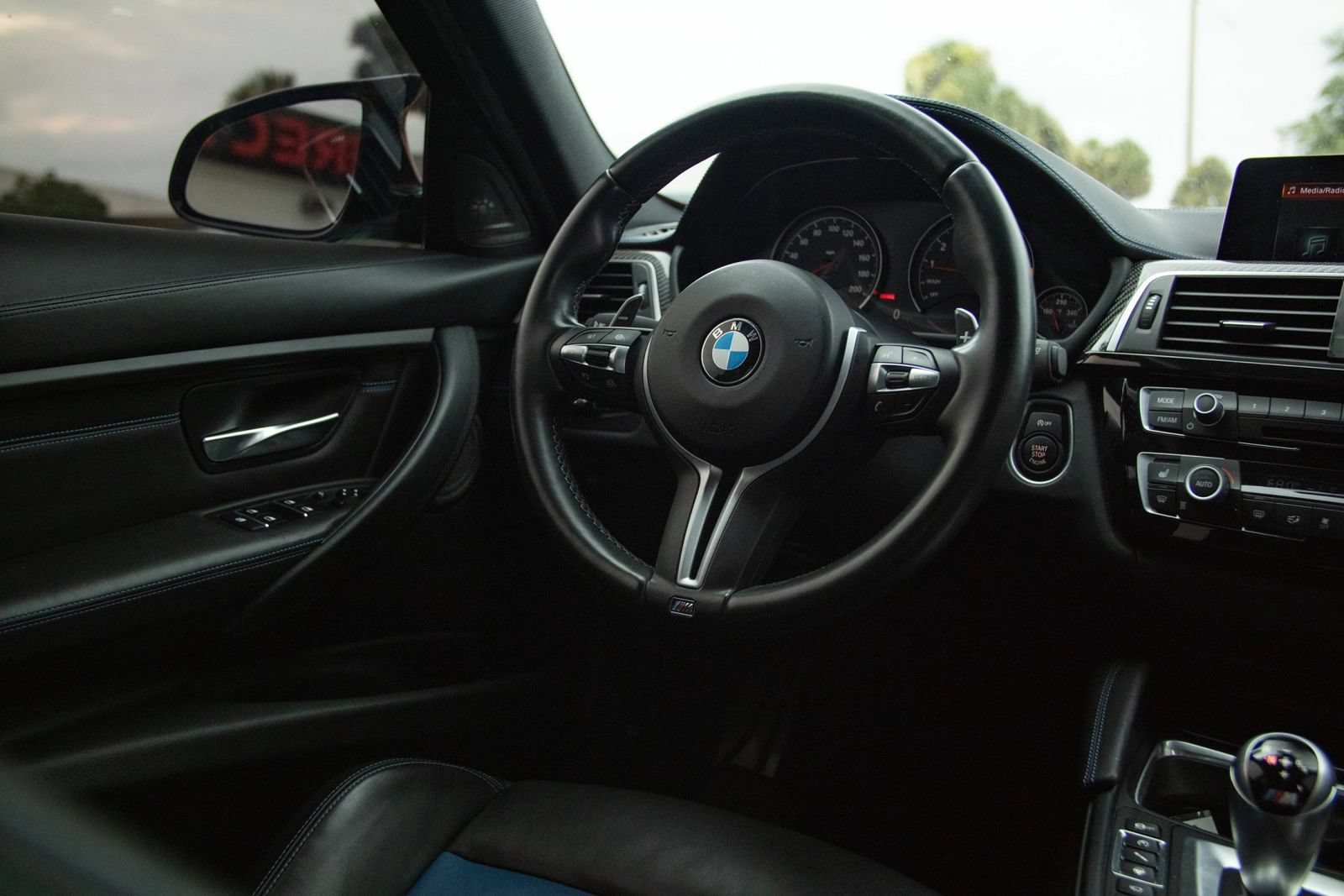 Used 2017 BMW M3 RWD image 49