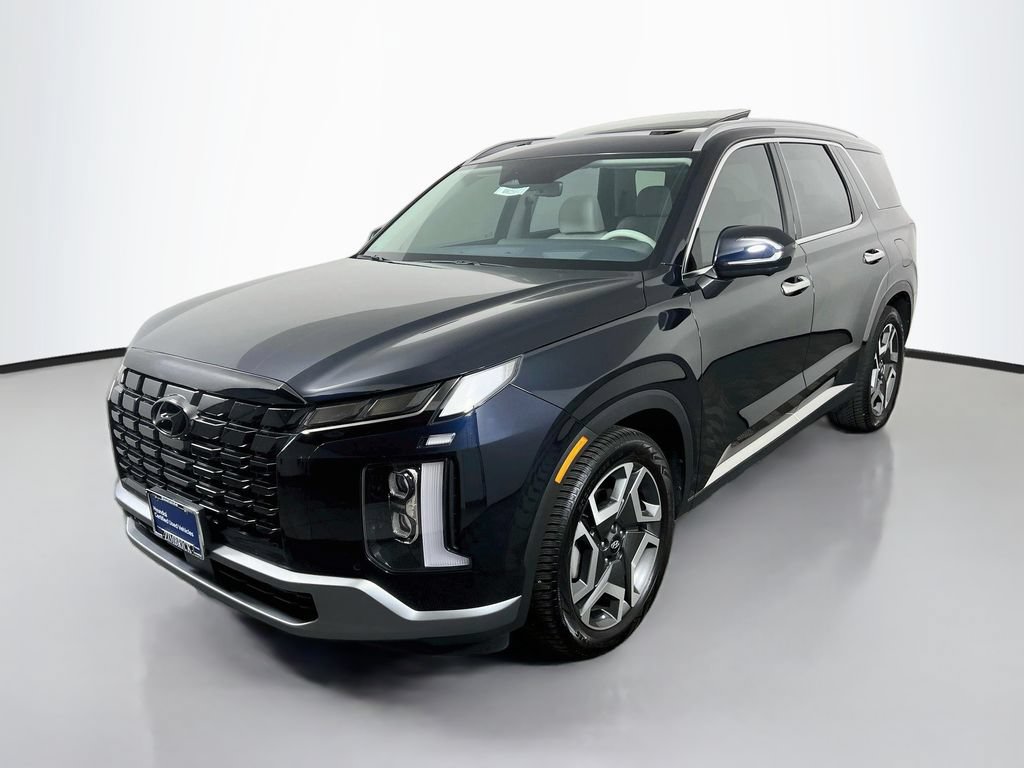 Certified 2023 Hyundai Palisade Limited w/ Cargo Package AWD/4WD image 3
