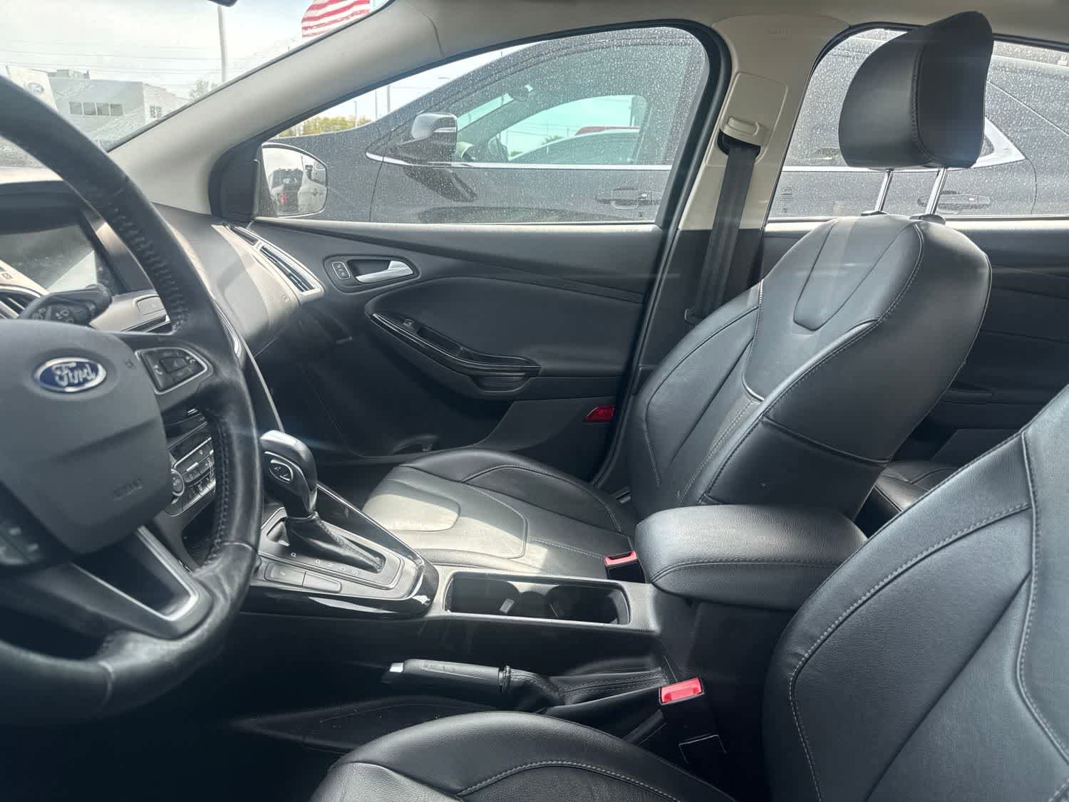 Used 2018 Ford Focus Titanium FWD image 30