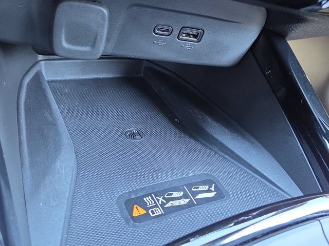 Used 2024 Chevrolet Trax RS w/ Sunroof Package FWD image 14