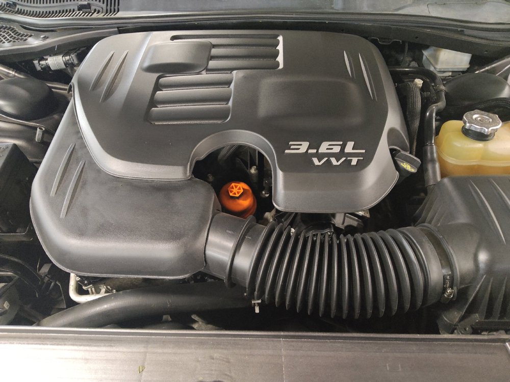 Used 2018 Dodge Challenger SXT RWD image 30