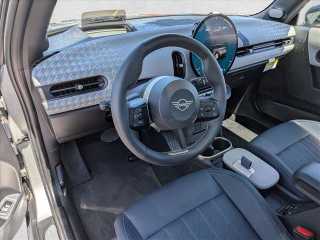 Certified 2025 MINI Cooper 2-Door Hardtop FWD image 10