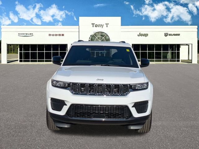 New 2025 Jeep Grand Cherokee Laredo RWD image 2