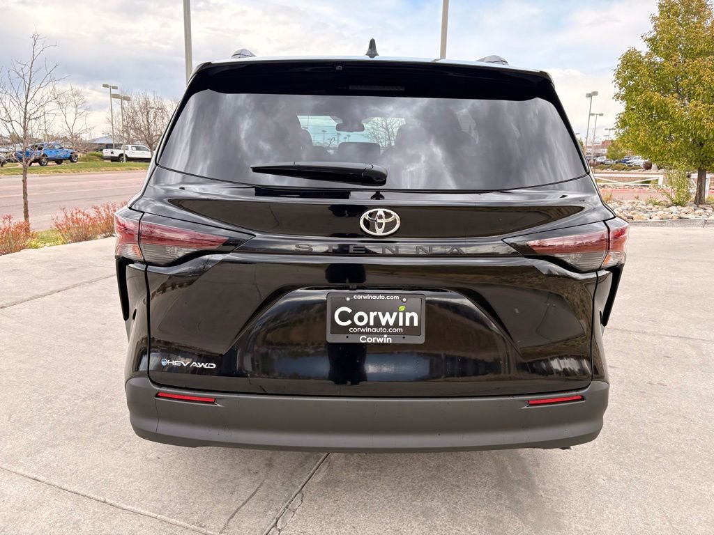 Used 2026 Toyota Sienna LE AWD/4WD image 6