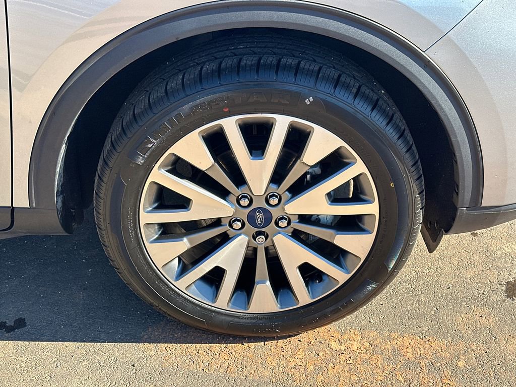 Used 2022 Ford Escape Titanium image 12