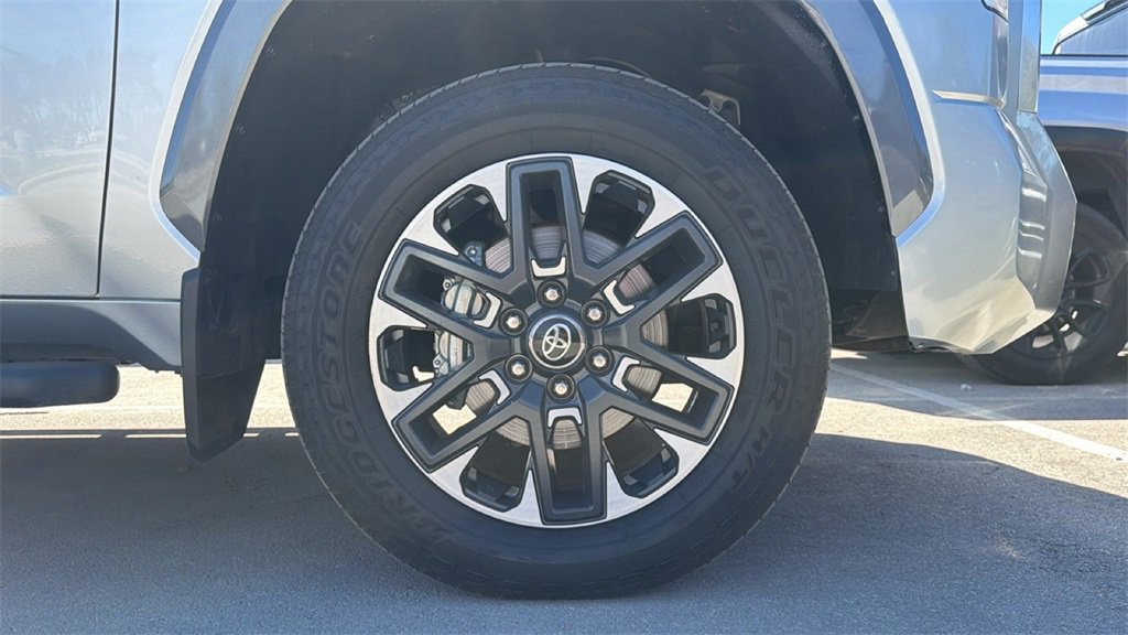 Used 2025 Toyota Tundra Limited w/ Power Package image 4