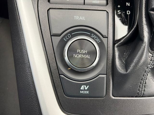 Used 2023 Toyota RAV4 LE AWD/4WD image 51