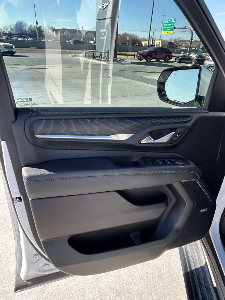 Used 2023 GMC Yukon Denali image 13