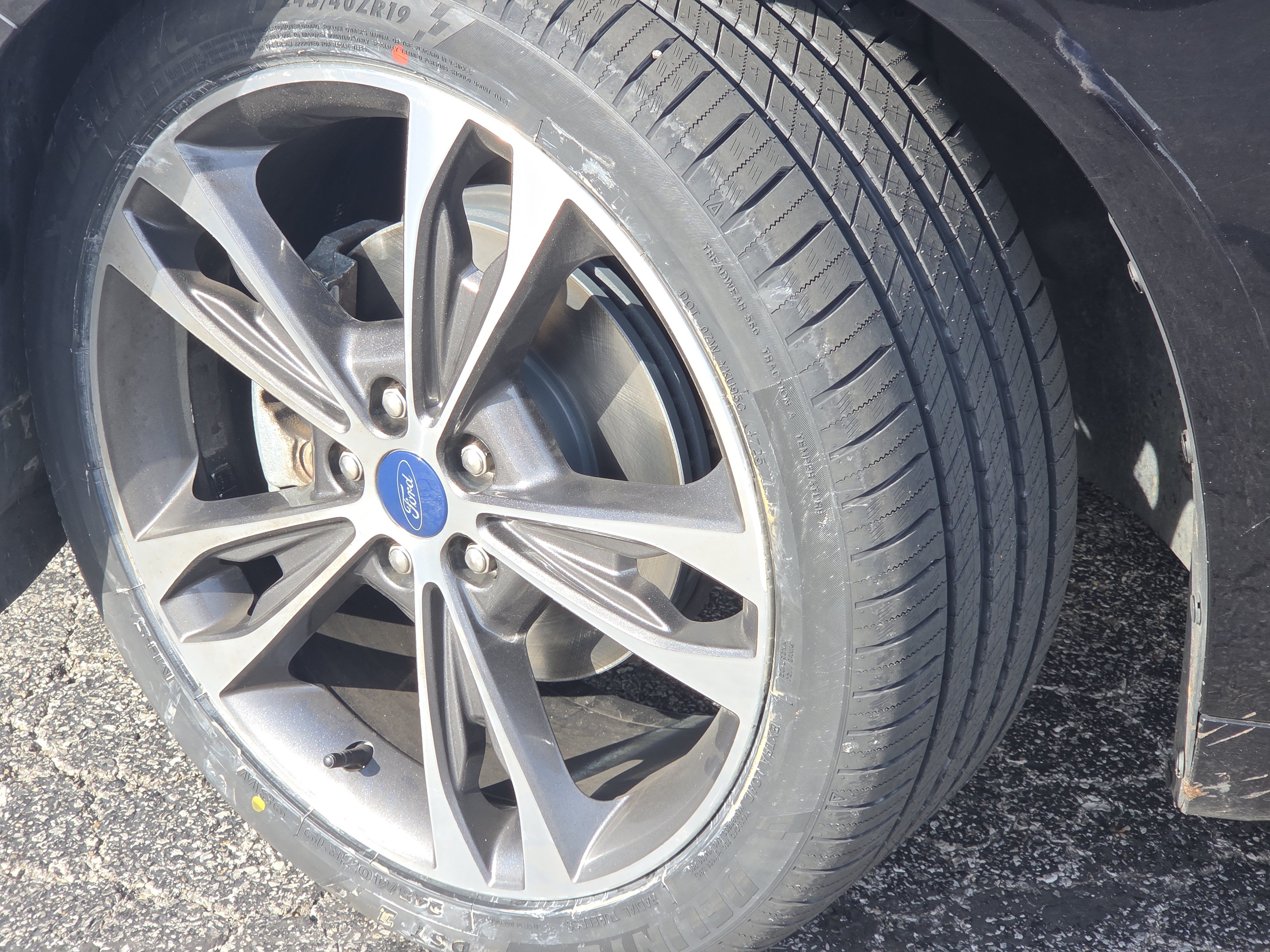 Used 2020 Ford Fusion SE FWD image 8