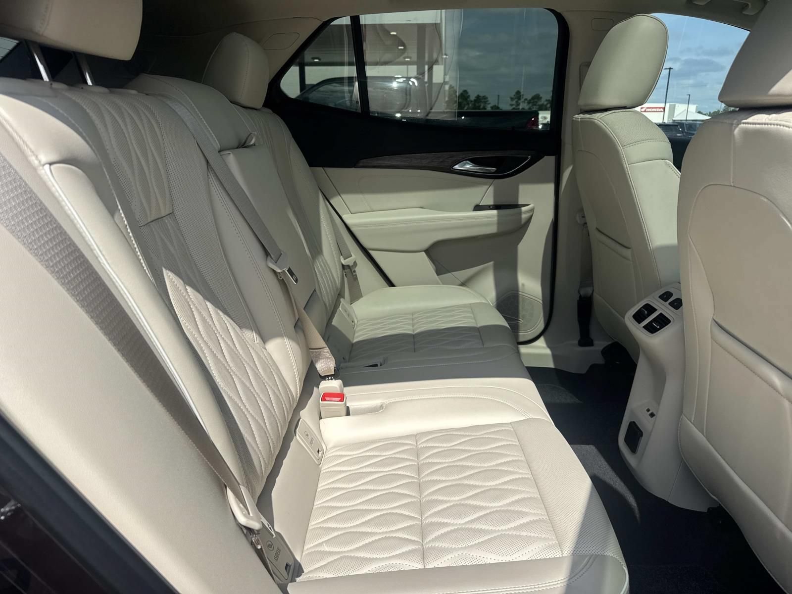 Used 2023 Buick Envision Avenir AWD/4WD image 9