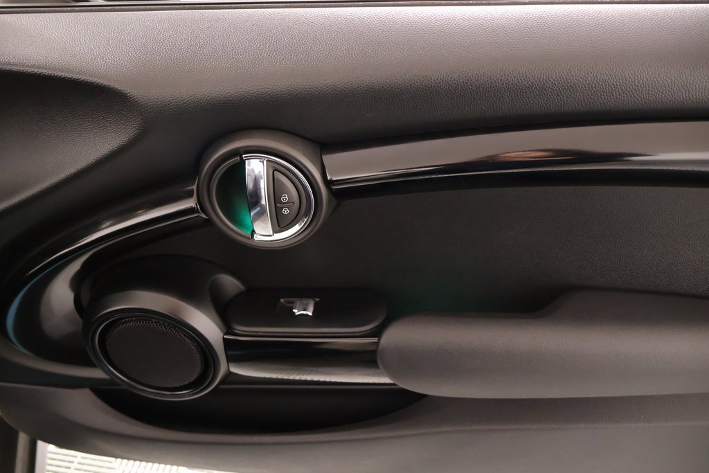 Used 2021 MINI Cooper S image 16