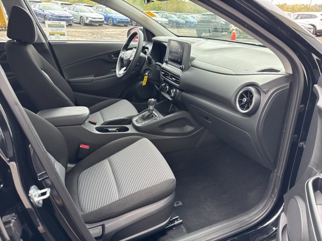 Used 2023 Hyundai Kona SE image 17